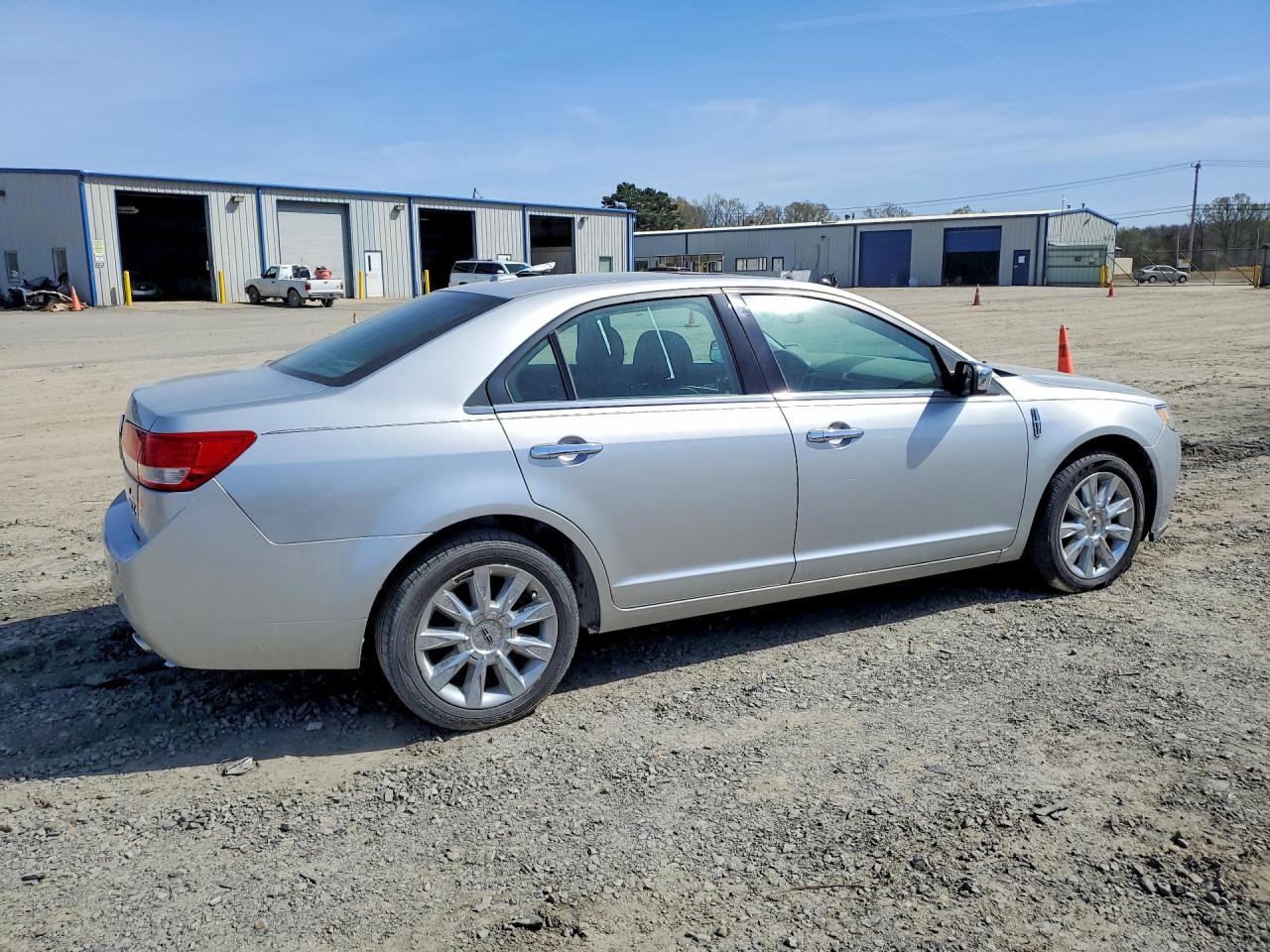 2012 Lincoln Mkz - Image 3