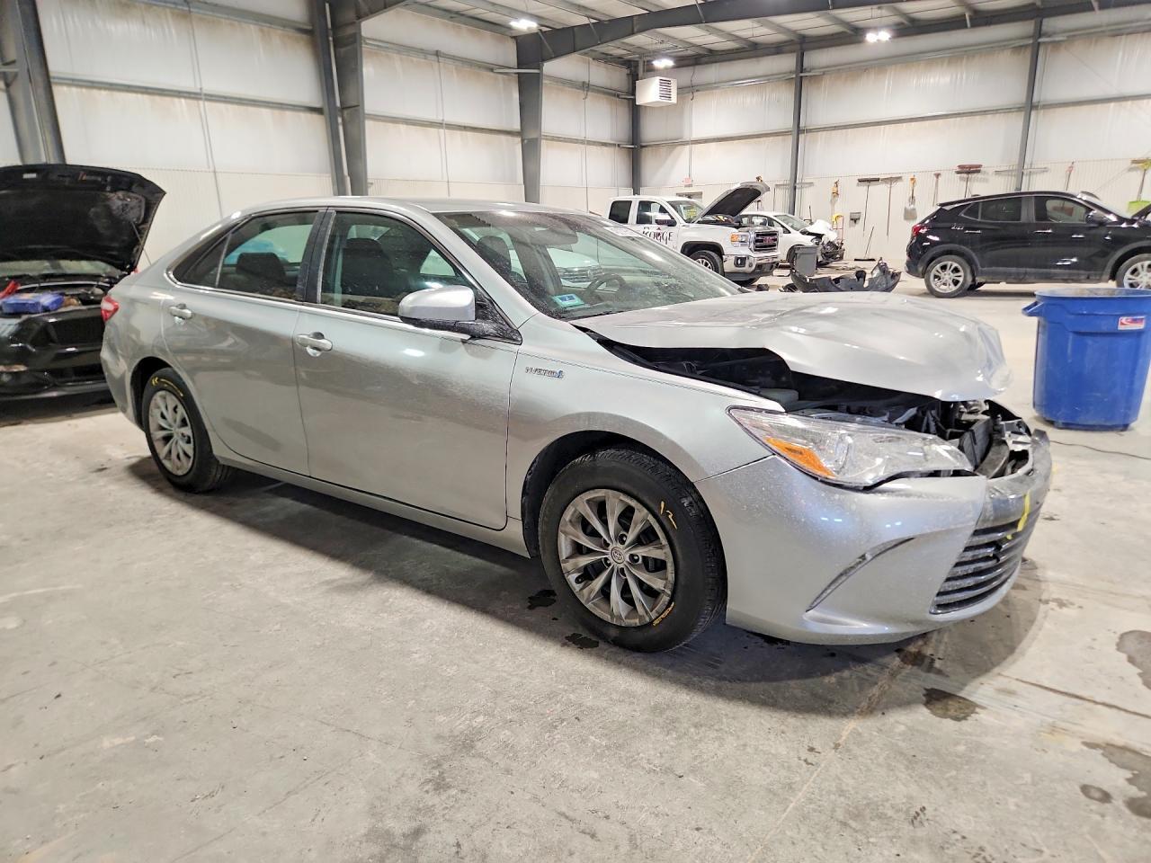 2015 Toyota Camry Hybrid Le - Фото 4
