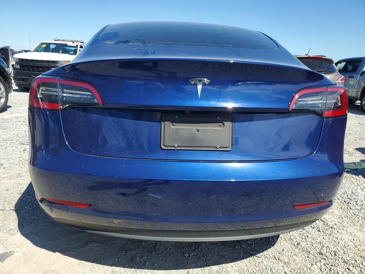 2023 Tesla Model 3 - Фото 6
