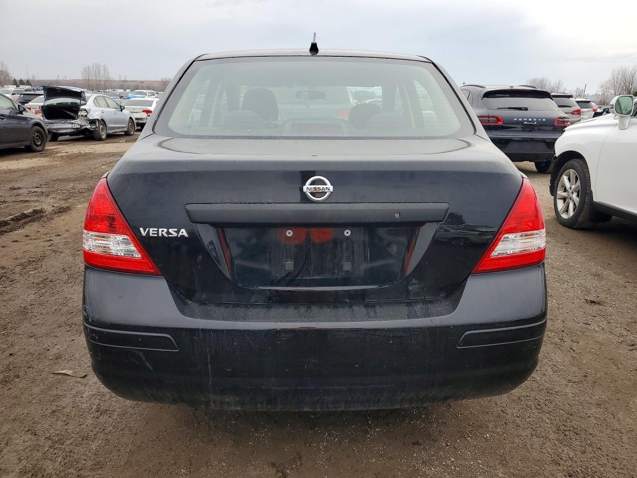 2011 Nissan Versa 1.6 Base - Image 6