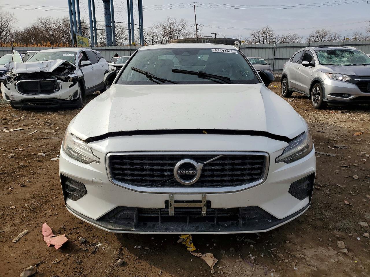 2019 Volvo S60 T6 R-Design - Фото 5