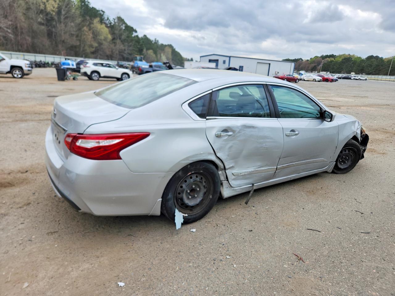 2017 Nissan Altima 2.5 S - Image 3
