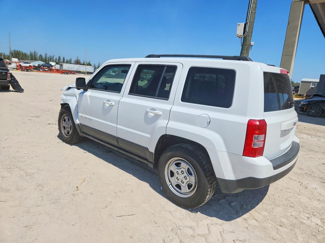 2015 Jeep Patriot Sport - Фото 2