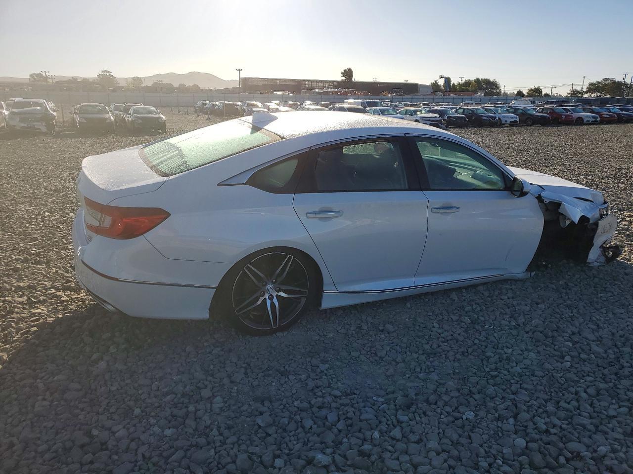 2022 Honda Accord Touring - Image 3