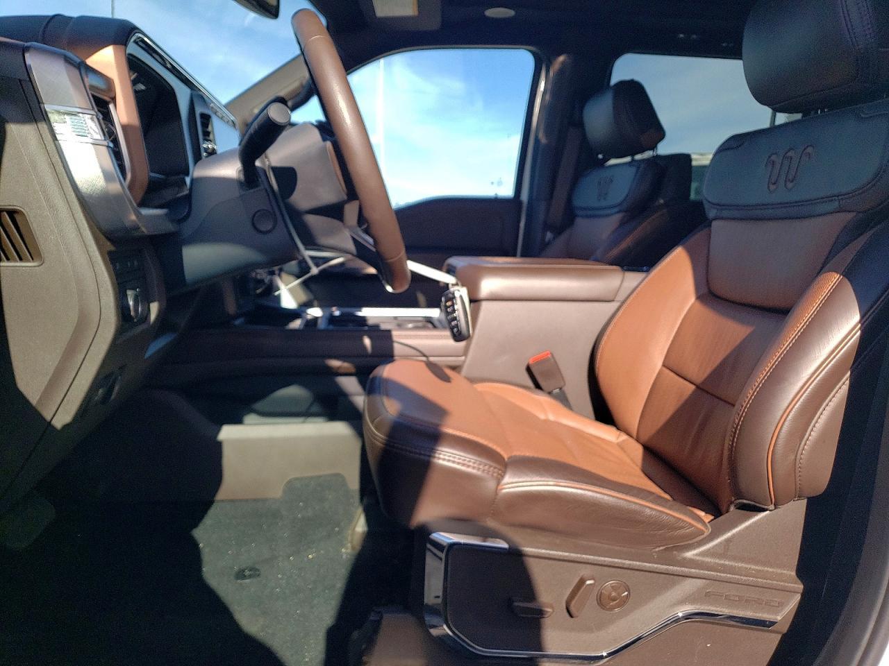 2024 Ford F350 Super Duty - Фото 7