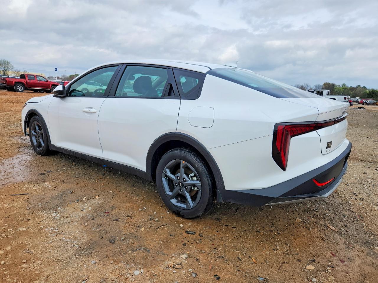 2025 Kia K4 Lxs - Image 2