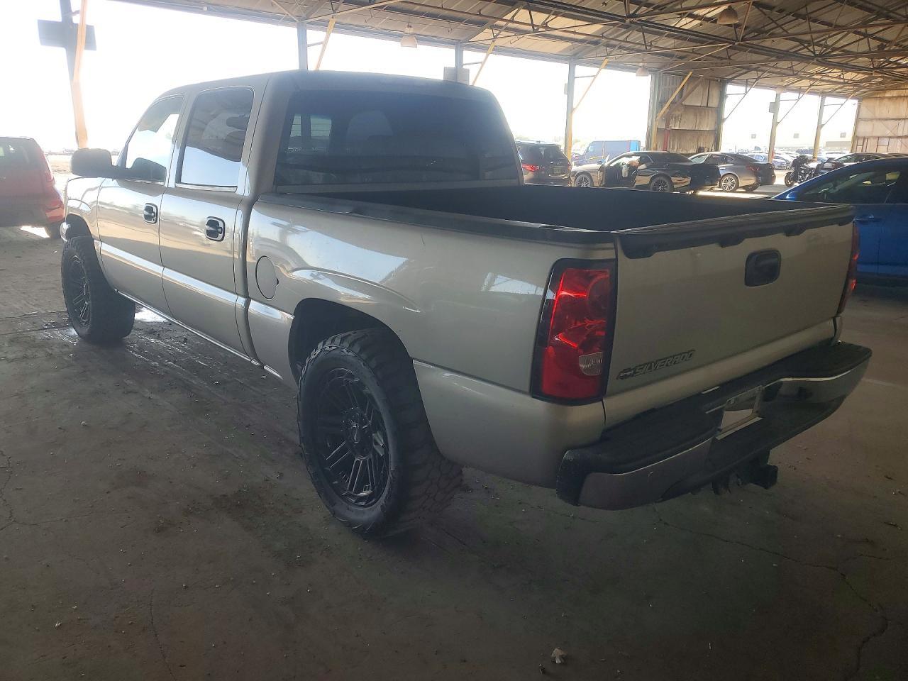 2006 Chevrolet Silverado C1500 - Фото 2