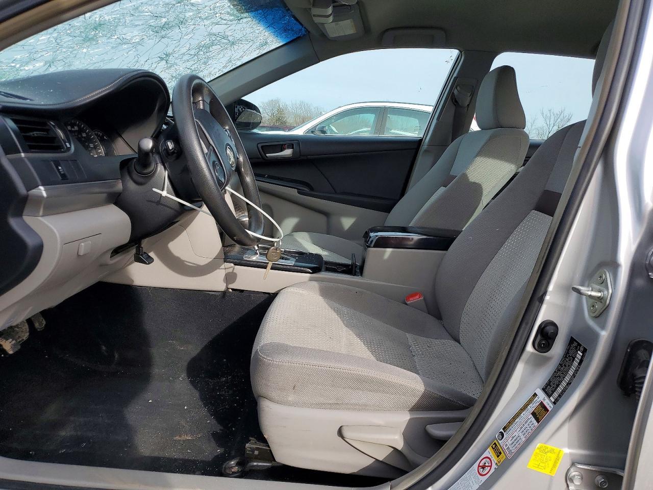 2012 Toyota Camry Le - Фото 7