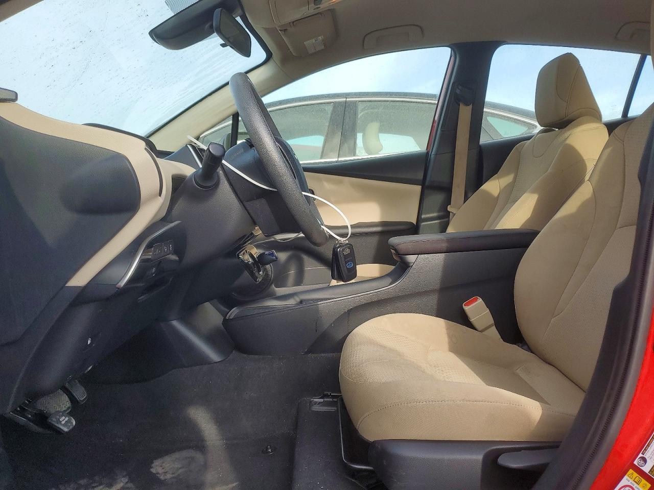 2019 Toyota Prius Le - Image 7