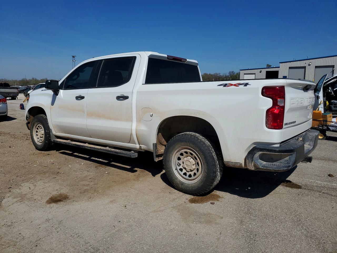 2025 Chevrolet Silverado K1500 - Фото 2