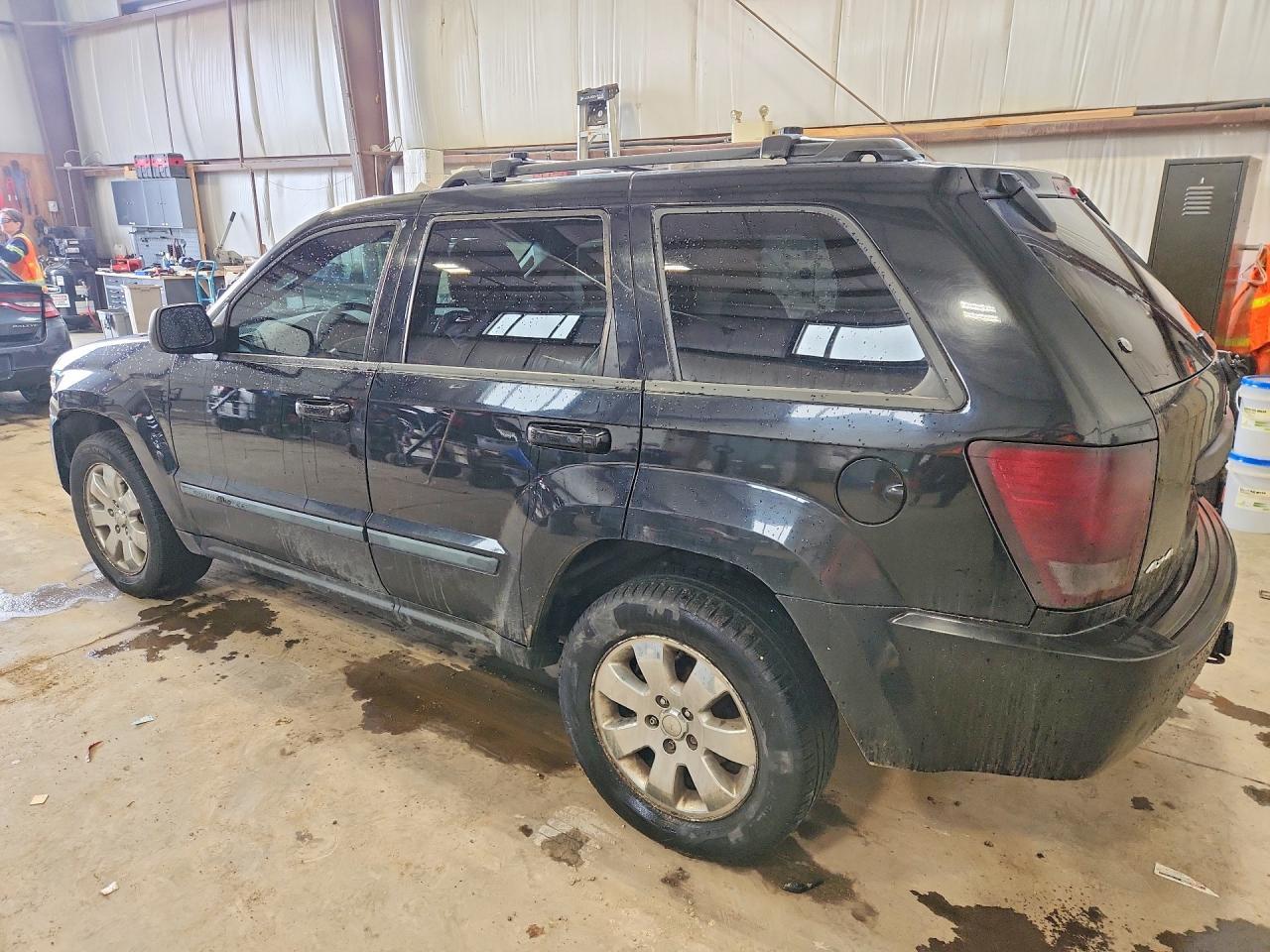 2008 Jeep Grand Cherokee Laredo - Image 2
