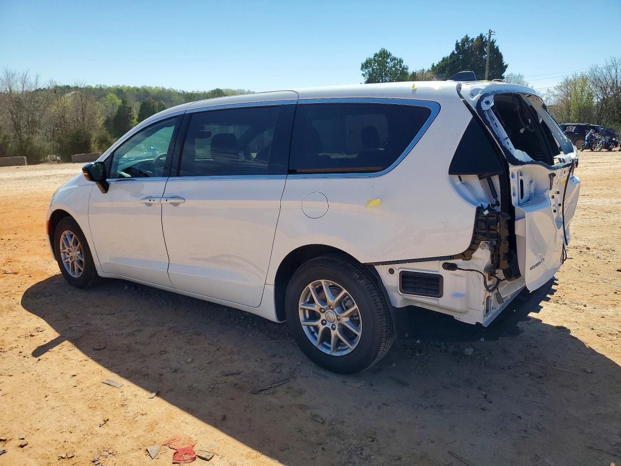 2025 Chrysler Voyager Lx - Фото 2