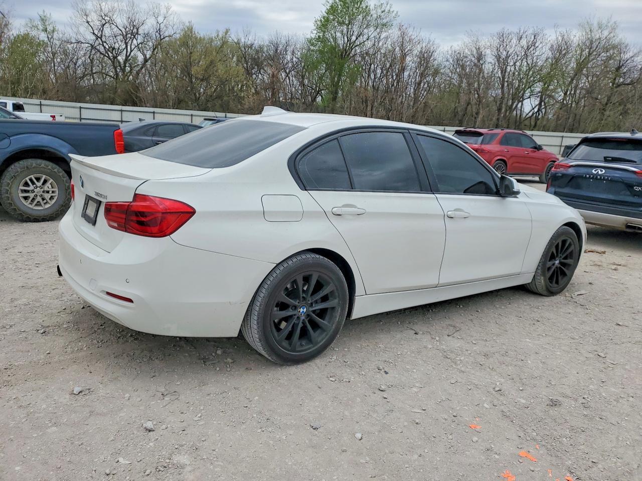 2016 BMW 320 I - Image 3