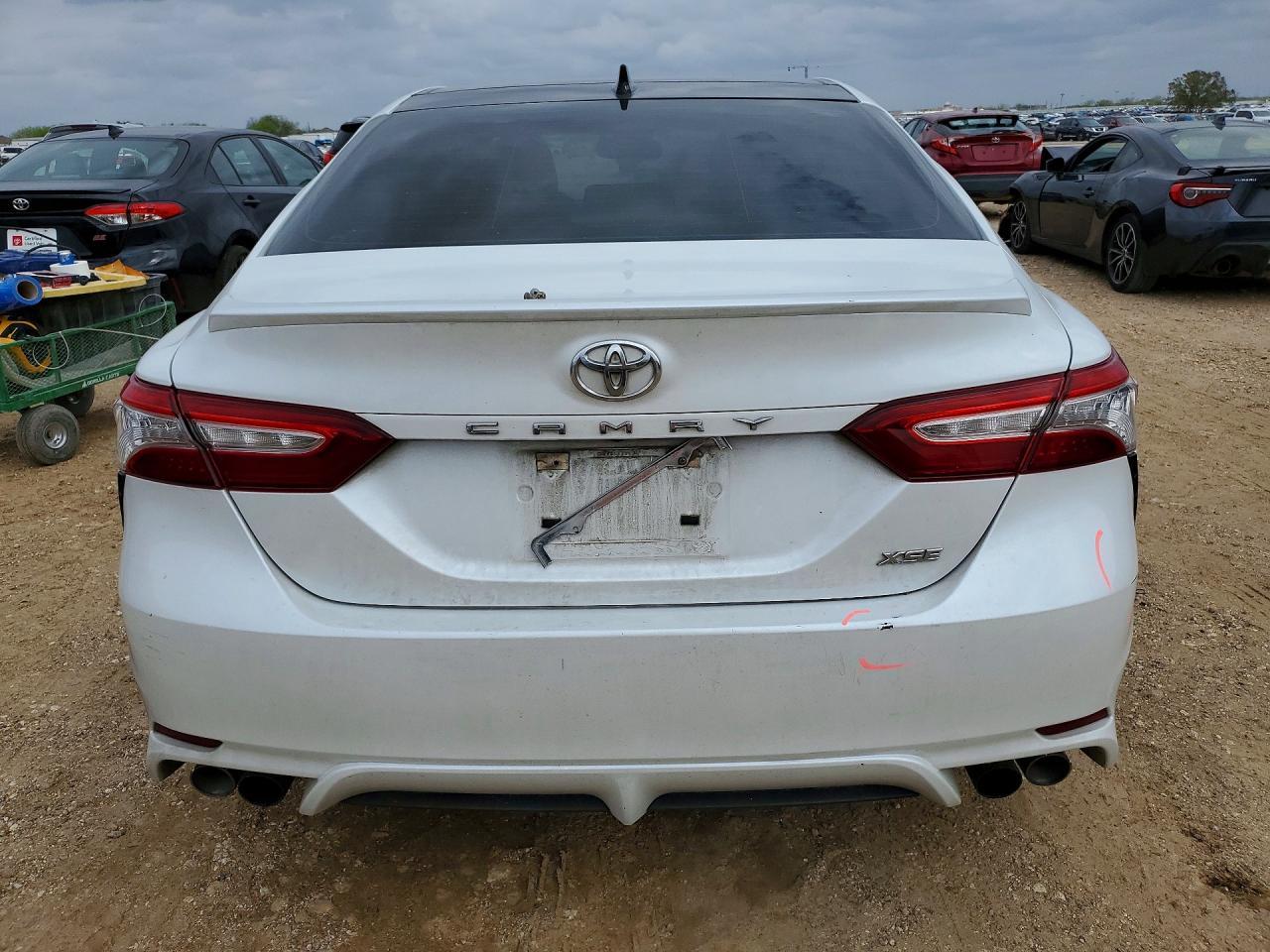 2020 Toyota Camry Xse - Фото 6