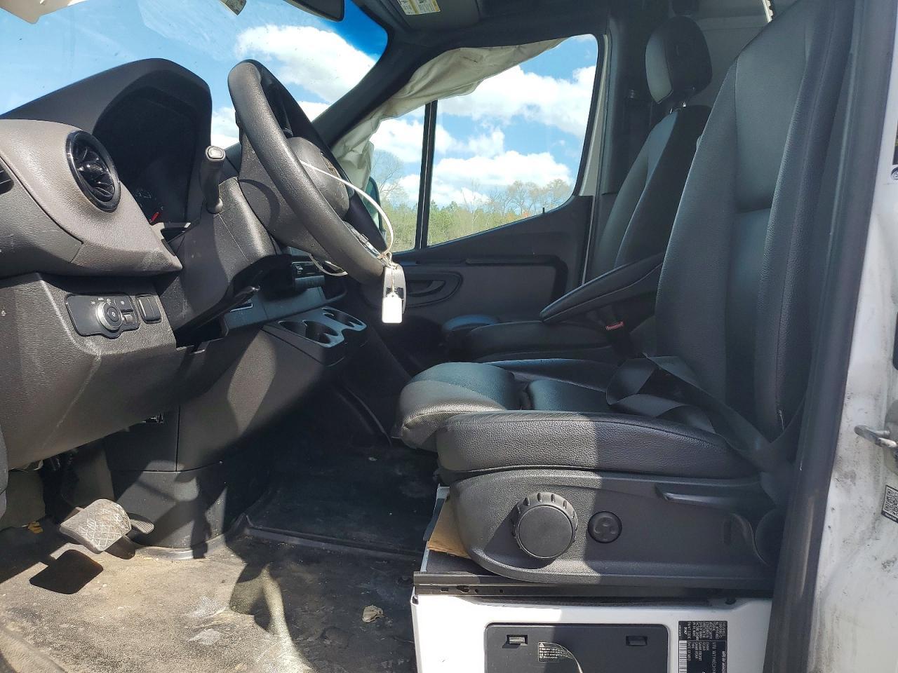 2021 Mercedes-Benz Sprinter 2500 - Image 7