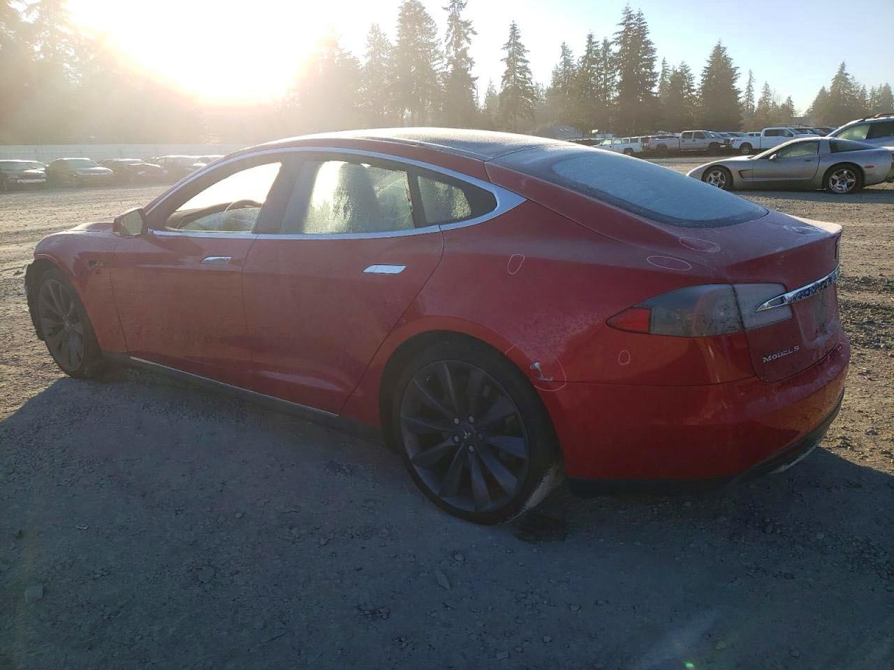 2015 Tesla Model S - Фото 3
