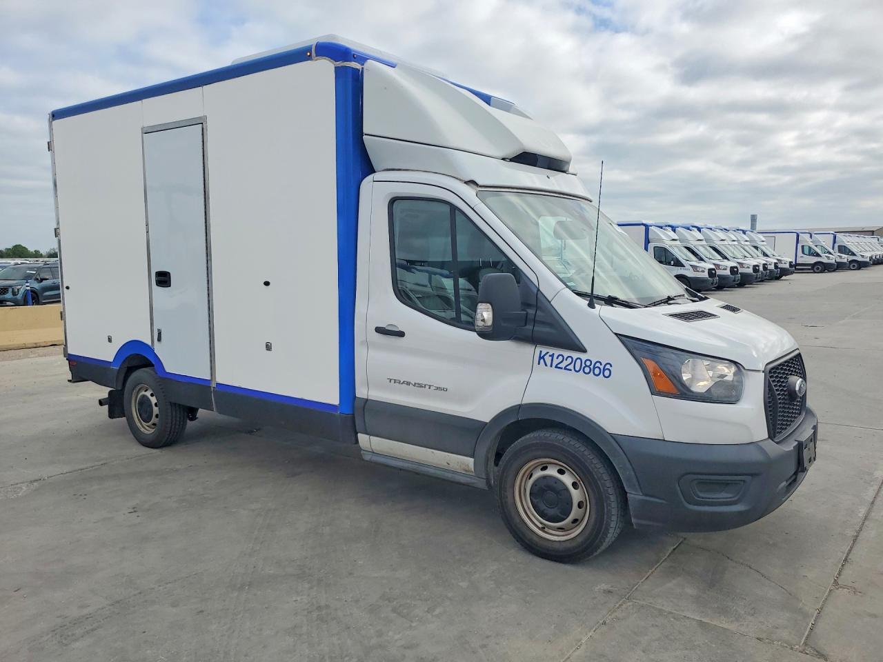 2022 Ford Transit Delivery Truck - Image 4