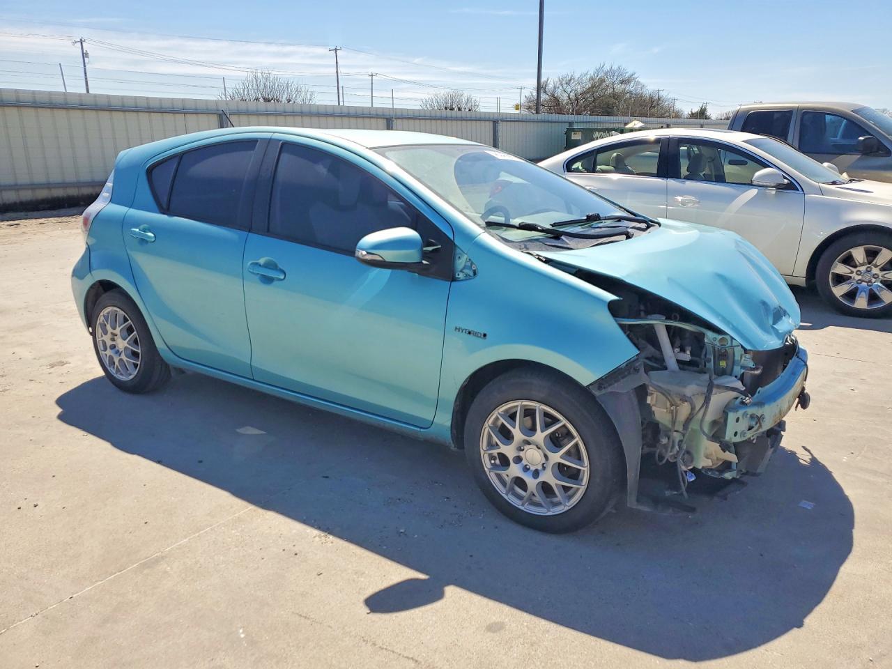2013 Toyota Prius C One - Image 4