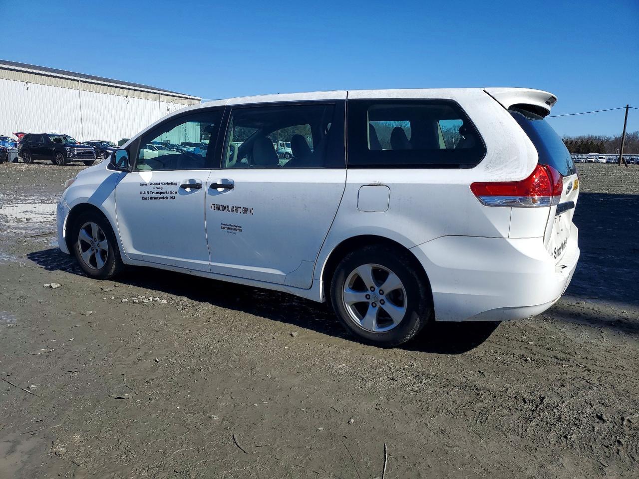 2014 Toyota Sienna Se Premium - Фото 2