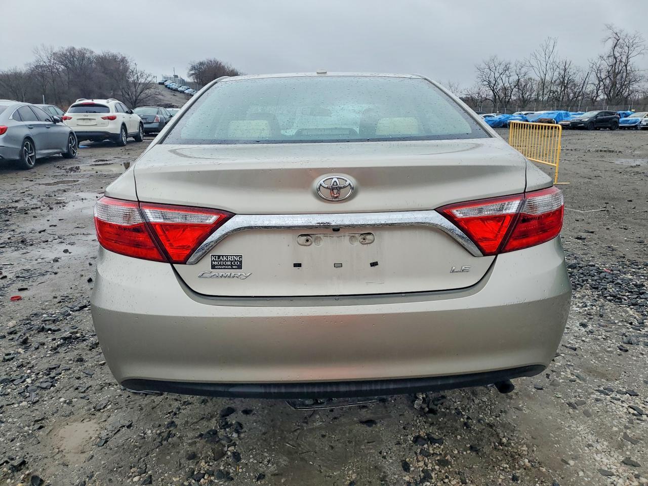 2016 Toyota Camry Le - Фото 6