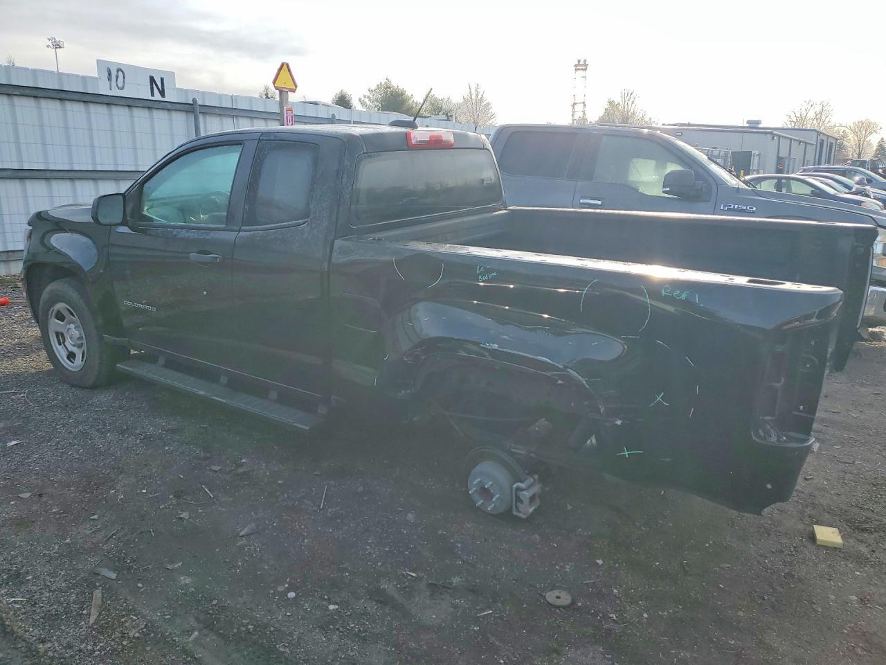 2021 Chevrolet Colorado - Фото 2