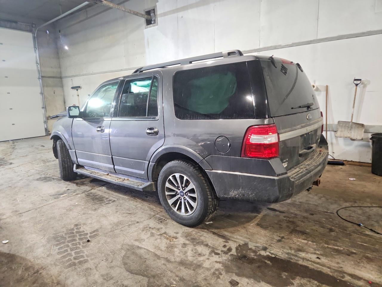 2016 Ford Expedition Xlt - Image 2