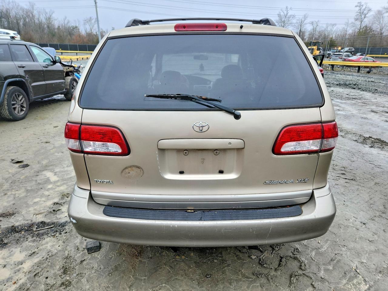 2003 Toyota Sienna - Image 6