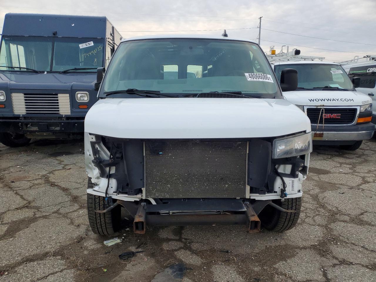 2018 Chevrolet Express G2500 Utility / Service Van - Фото 5