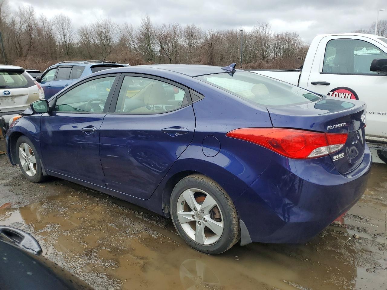 2013 Hyundai Elantra Gls - Image 2