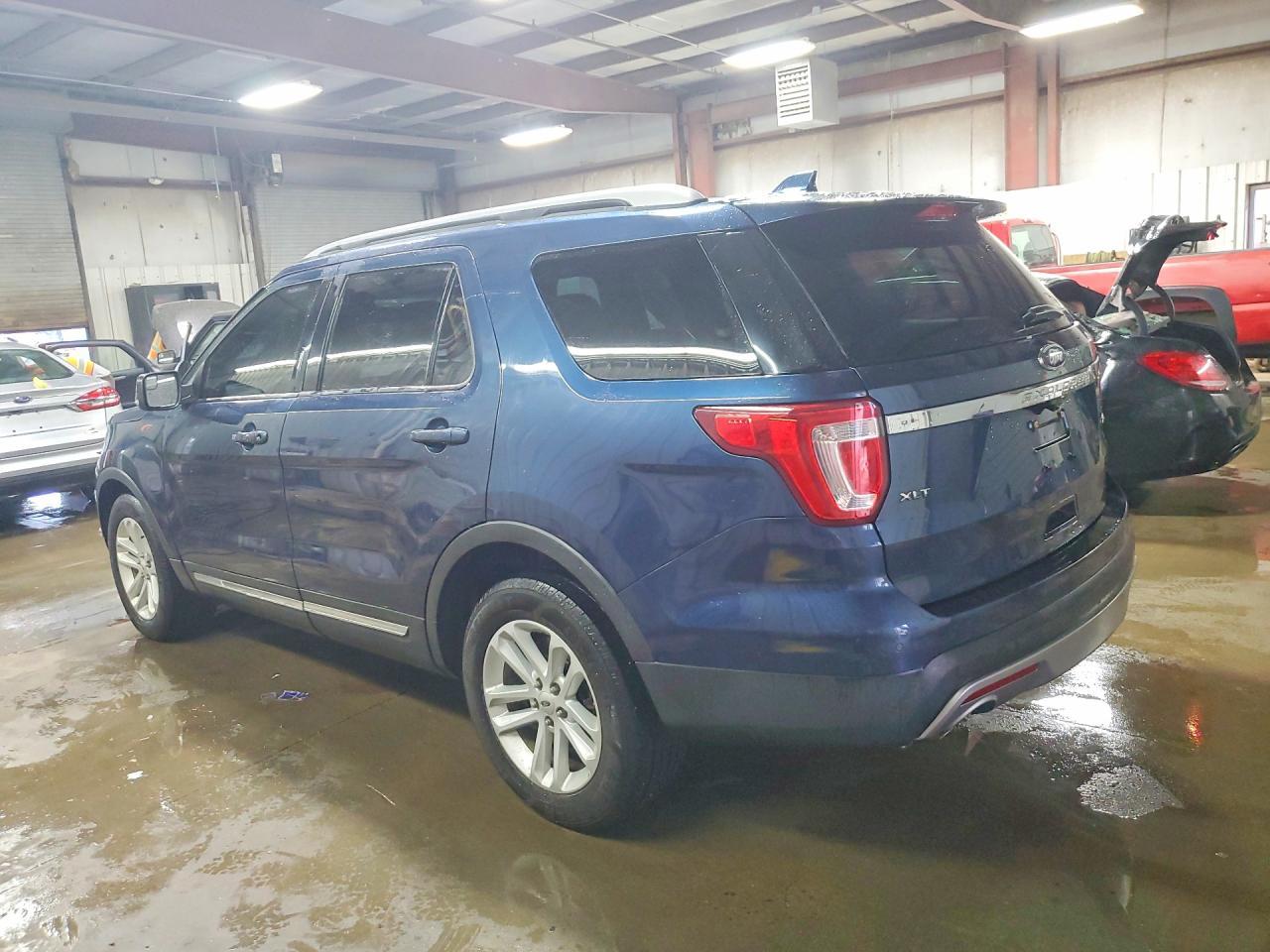 2016 Ford Explorer - Фото 2