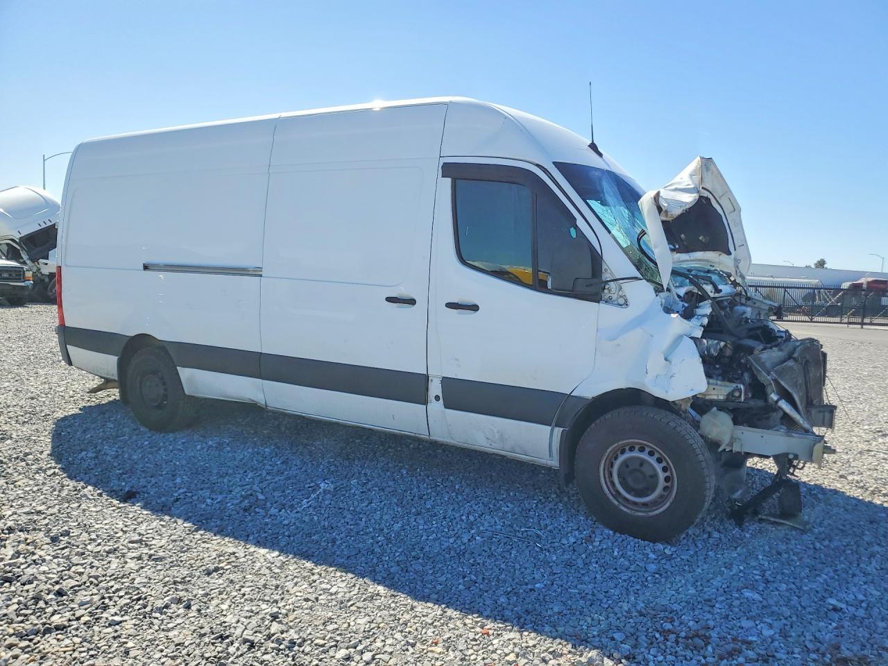 2021 Mercedes Benz Sprinter 2500 Delivery Van - Фото 4