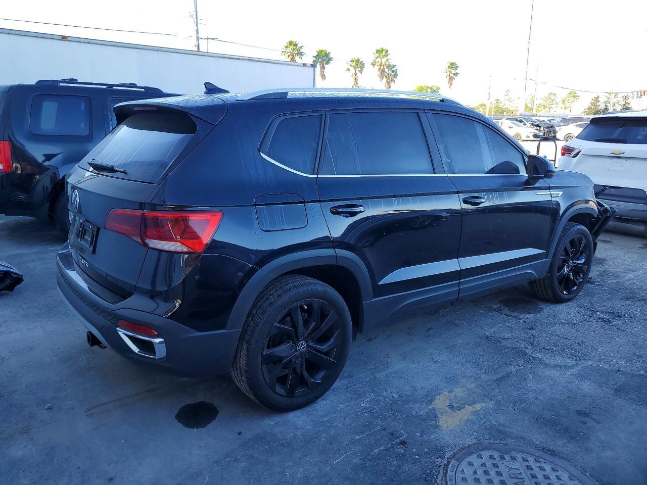 2024 Volkswagen Taos Se - Image 3