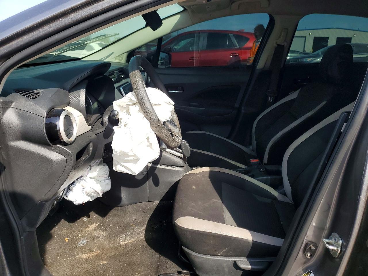 2021 Nissan Versa Sv - Image 7