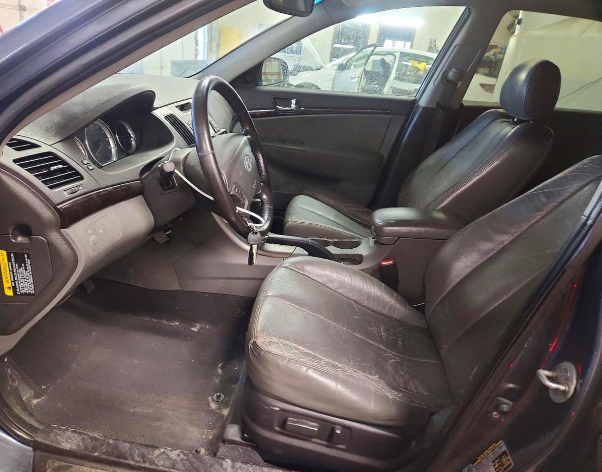 2010 Hyundai Sonata Limited - Image 7