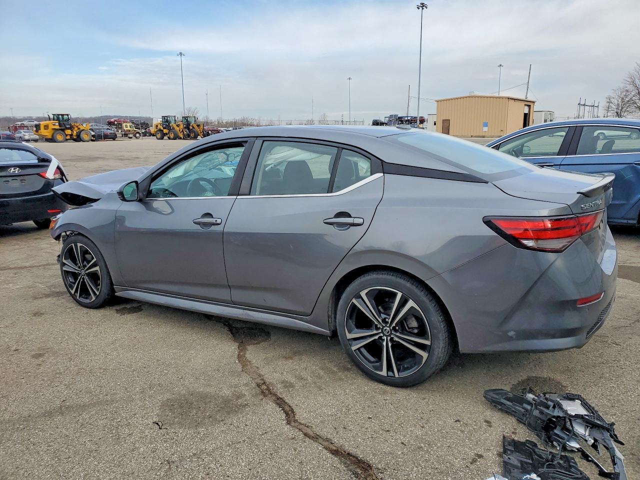 2020 Nissan Sentra Sr - Image 2