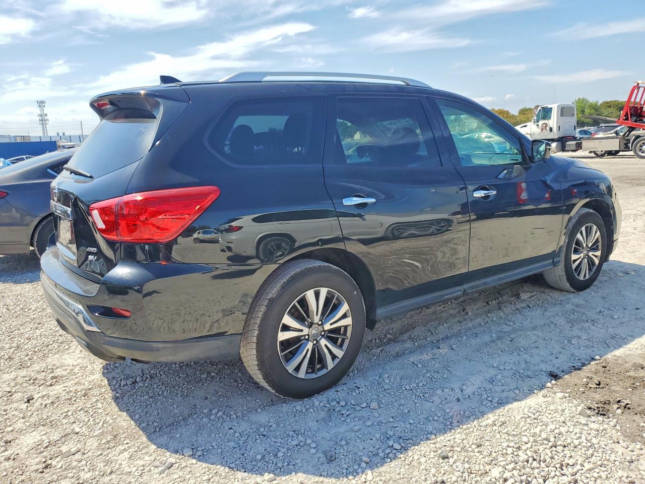 2019 Nissan Pathfinder Sv - Фото 3