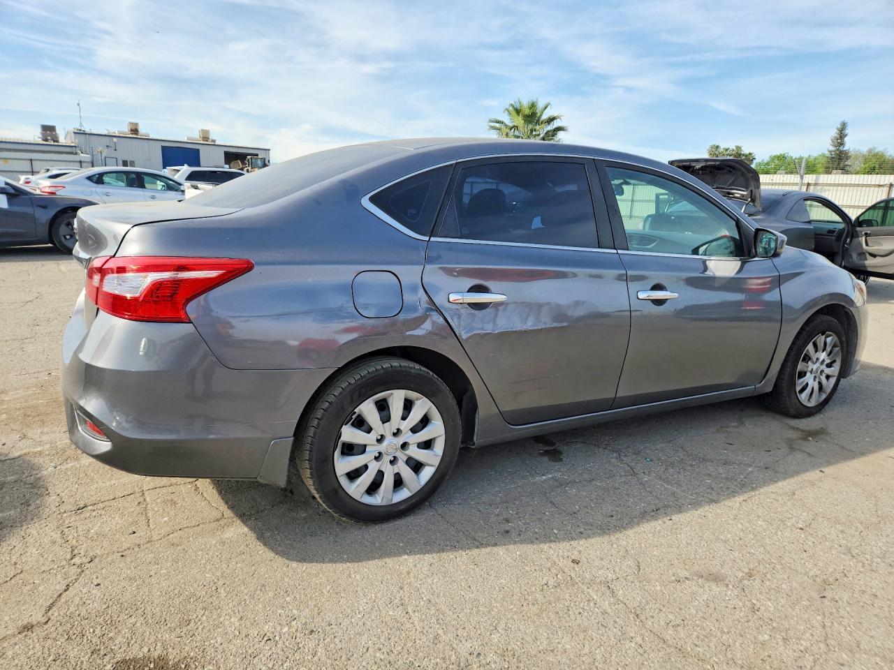 2018 Nissan Sentra S - Фото 3