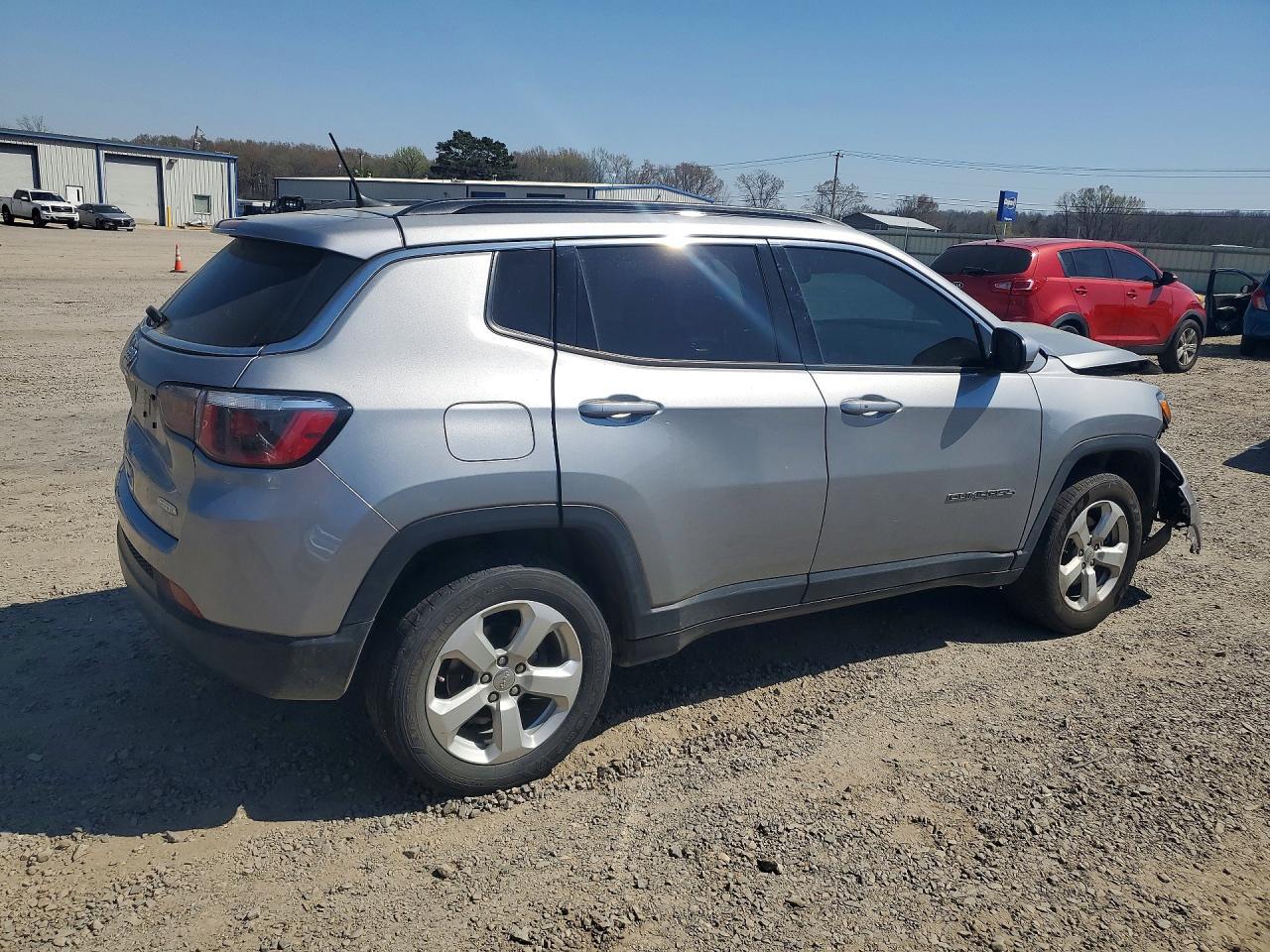 2019 Jeep Compass Latitude - Image 3