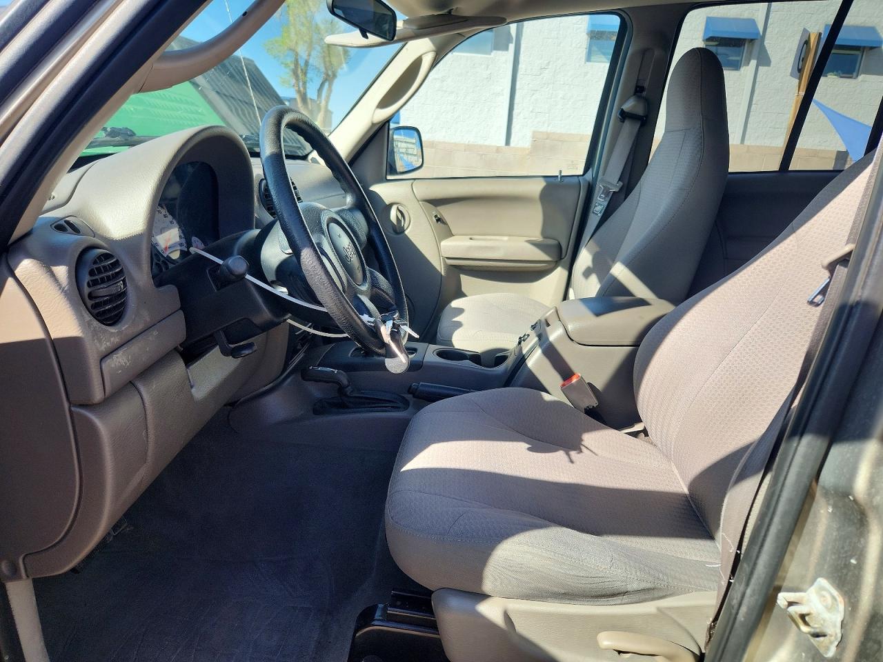 2004 Jeep Liberty Sport - Фото 7