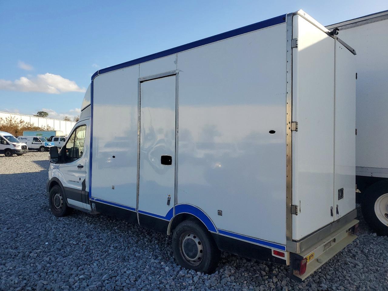 2020 Ford Transit Delivery Truck - Image 3