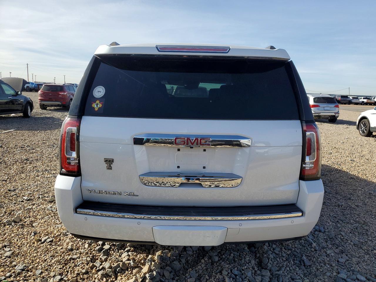 2016 GMC Yukon Xl K1500 Slt - Image 6