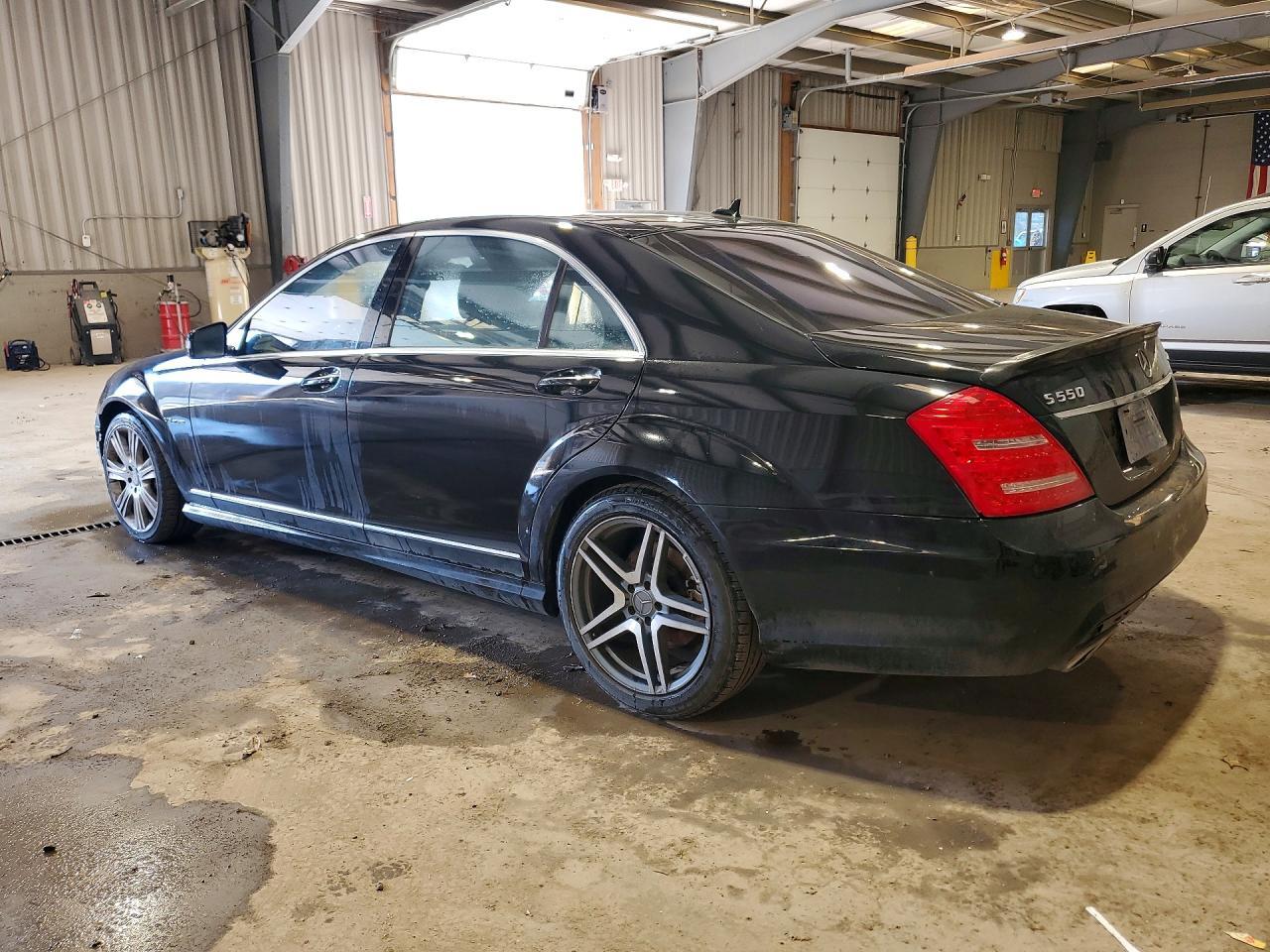 2013 Mercedes-Benz S 550 4Matic - Image 2