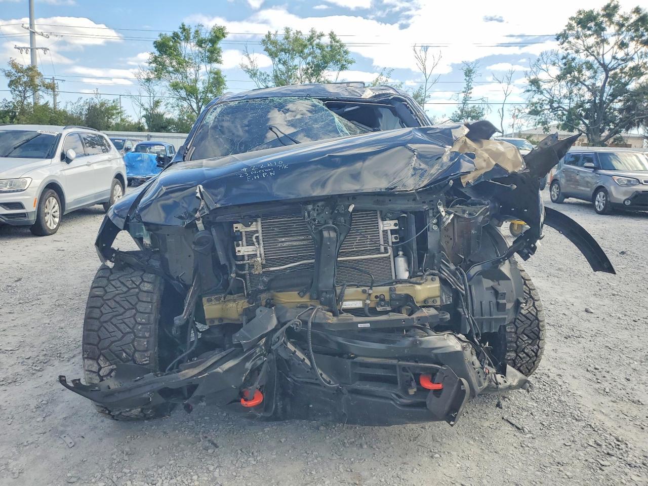 2023 Nissan Titan Pro-4X - Фото 5