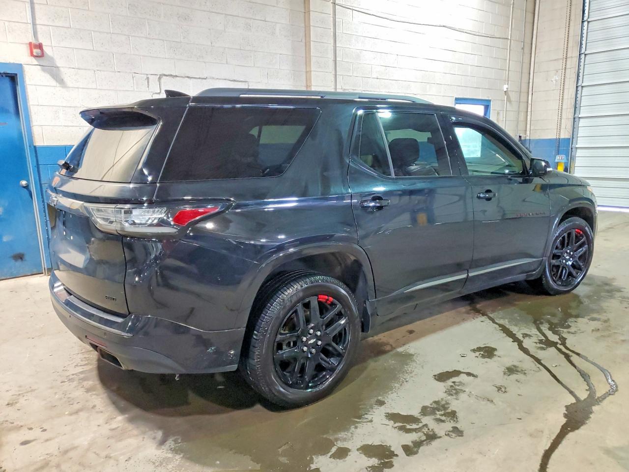 2019 Chevrolet Traverse Premier - Image 3