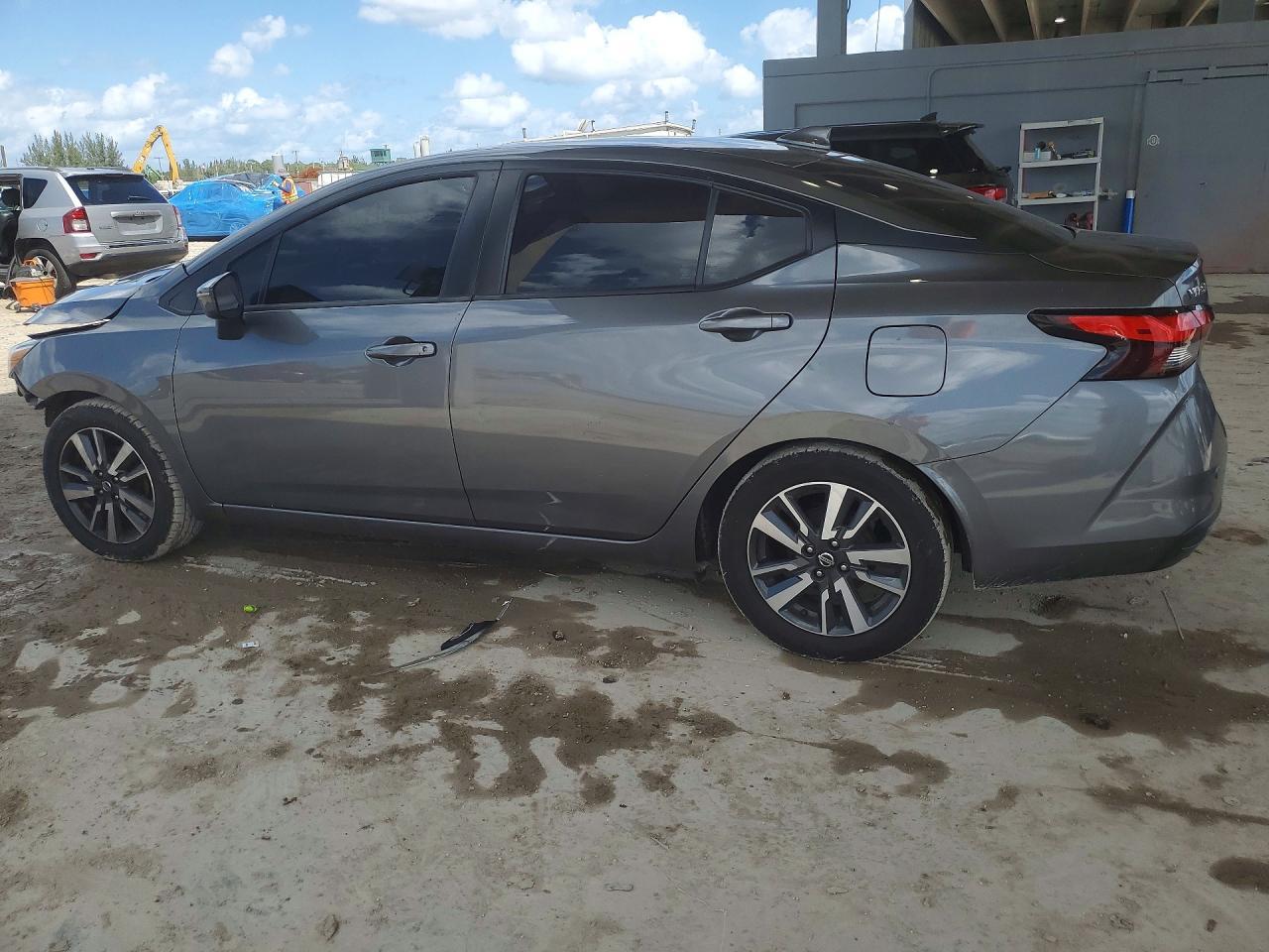 2021 Nissan Versa Sv - Image 2