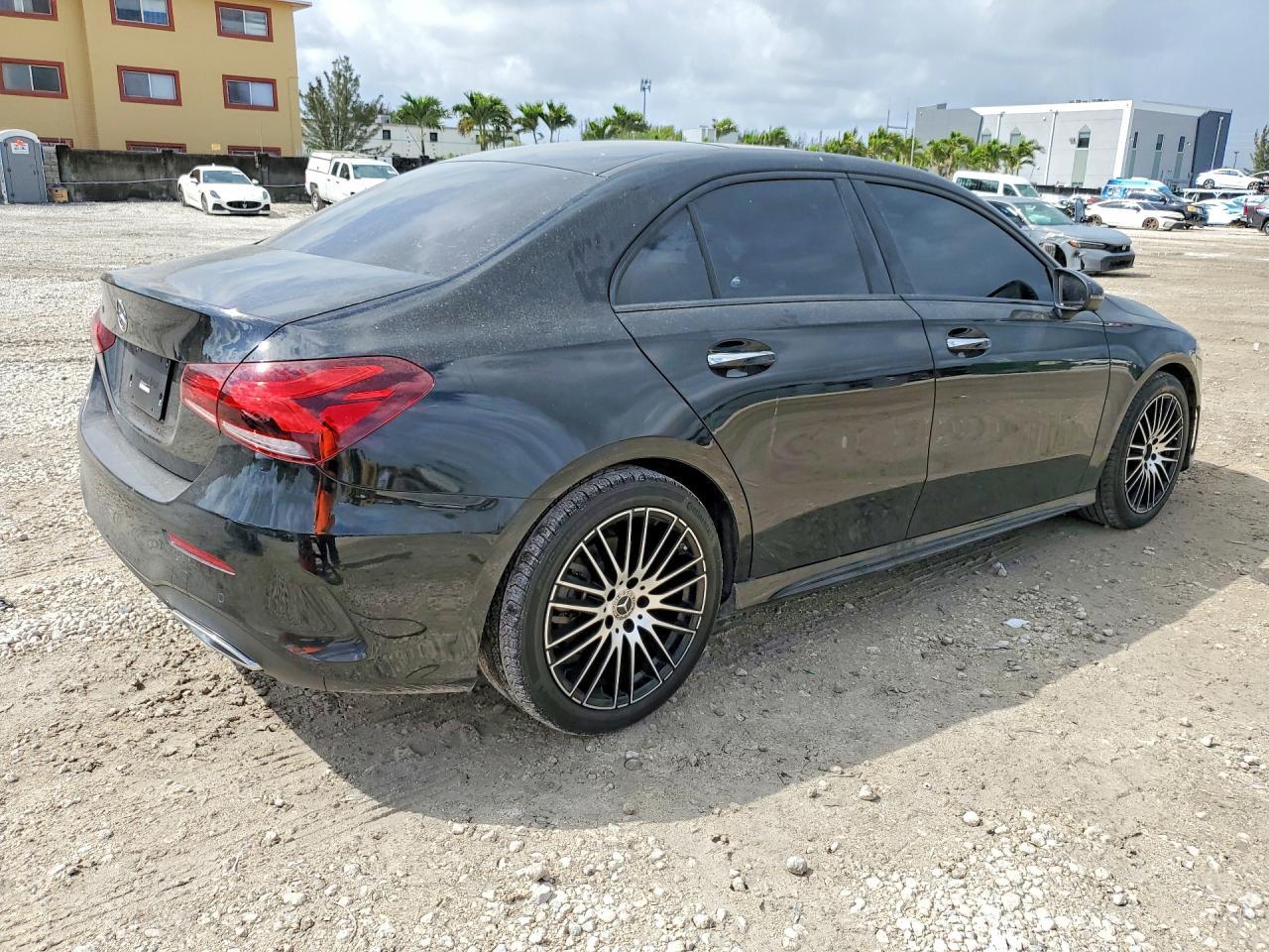 2022 Mercedes-Benz A 220 - Фото 3