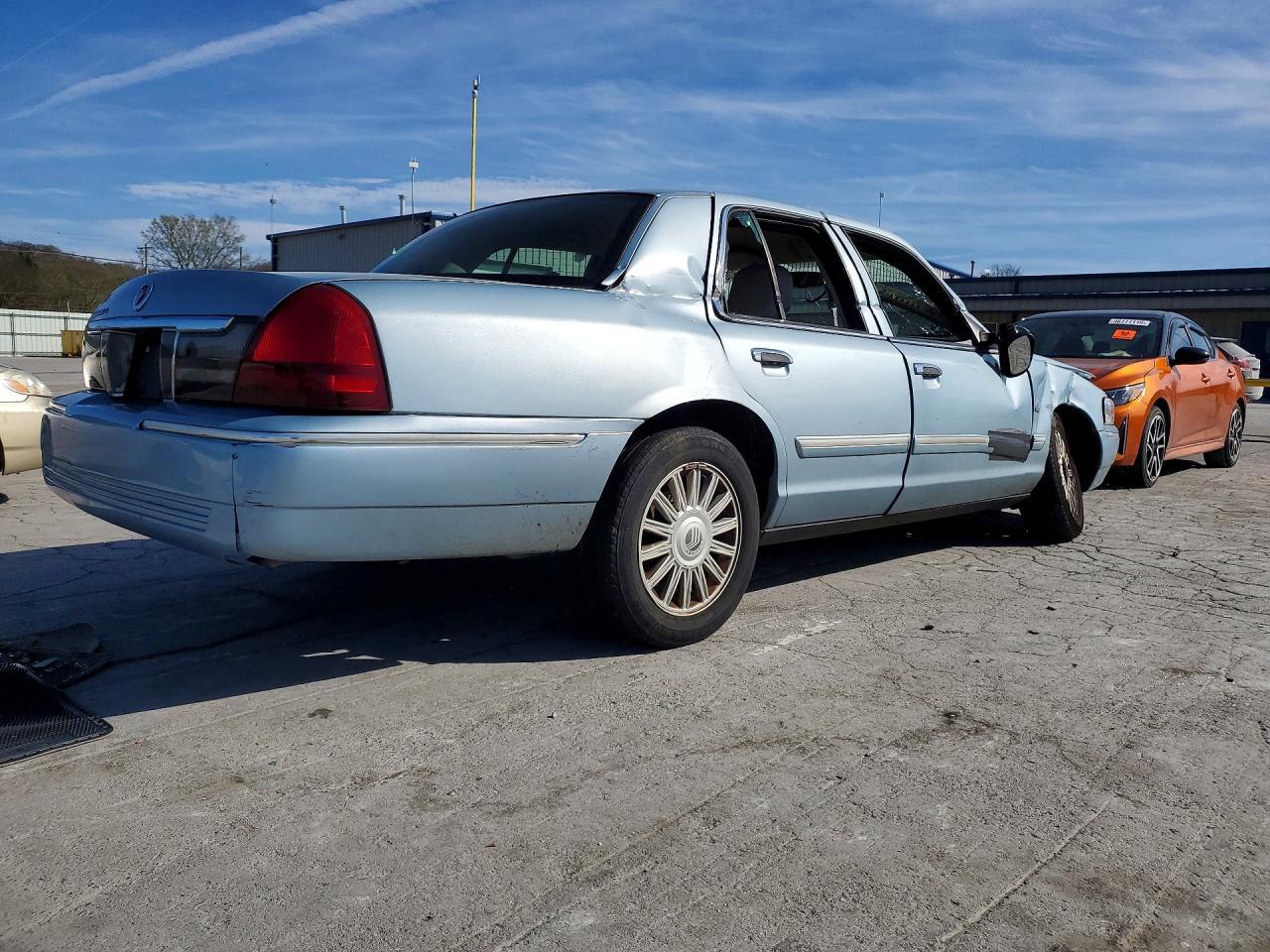 2010 Mercury Grand Marquis Ls - Image 3