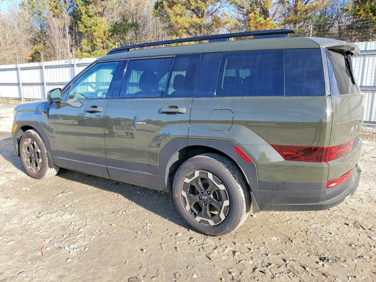 2025 Hyundai Santa Fe Sel - Image 2