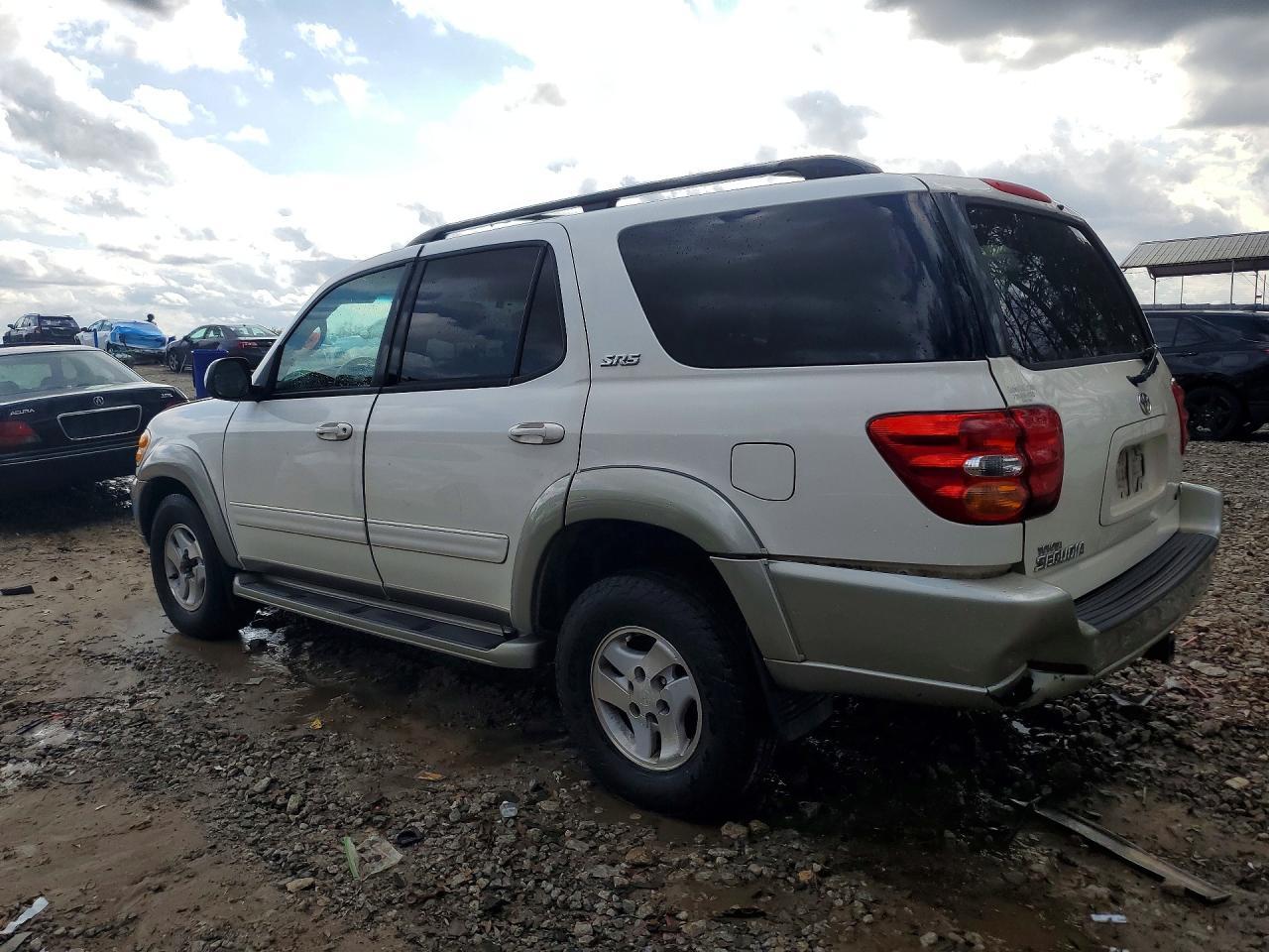 2003 Toyota Sequoia Sr5 - Image 2