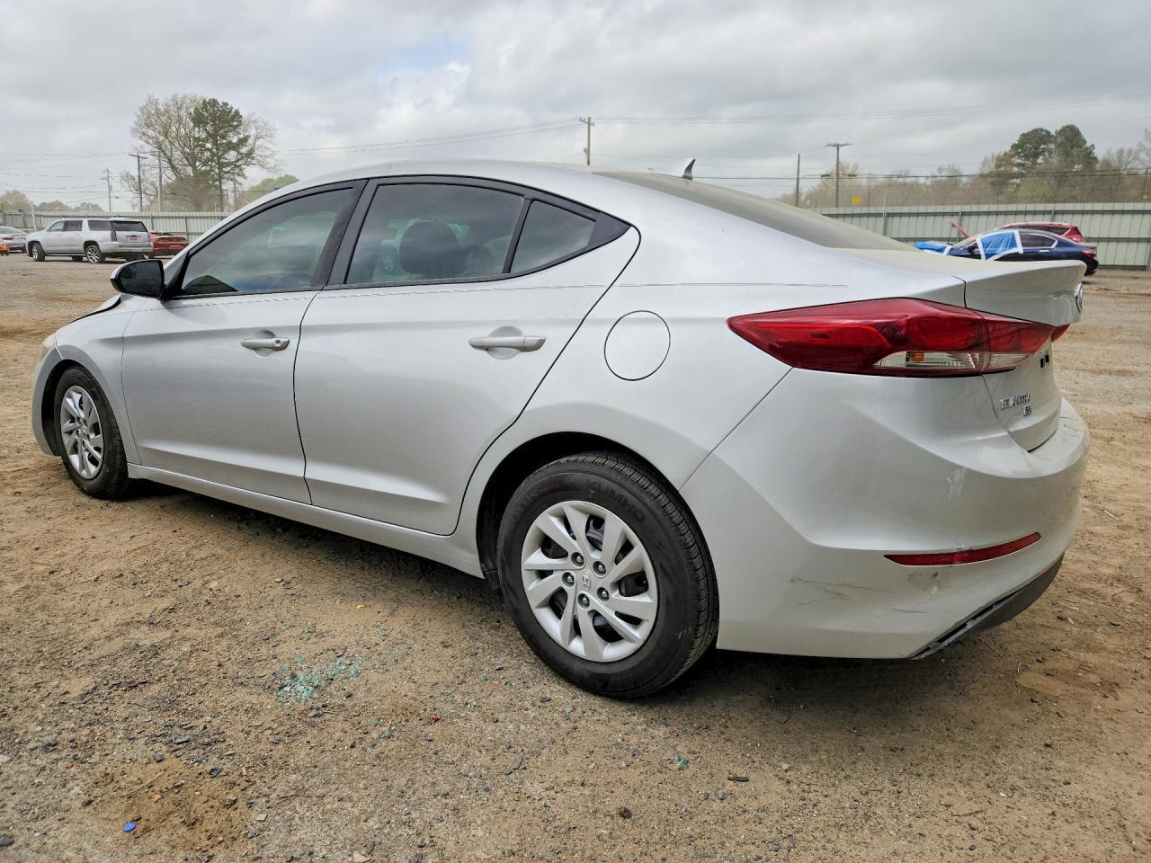 2017 Hyundai Elantra Se - Image 2